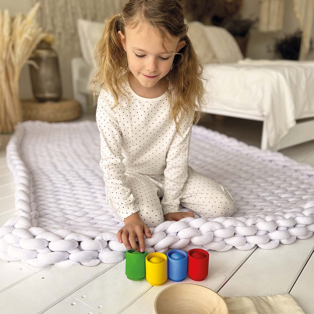 Large Balls in Cups: Starter Kit - 4 Balls 4 cm