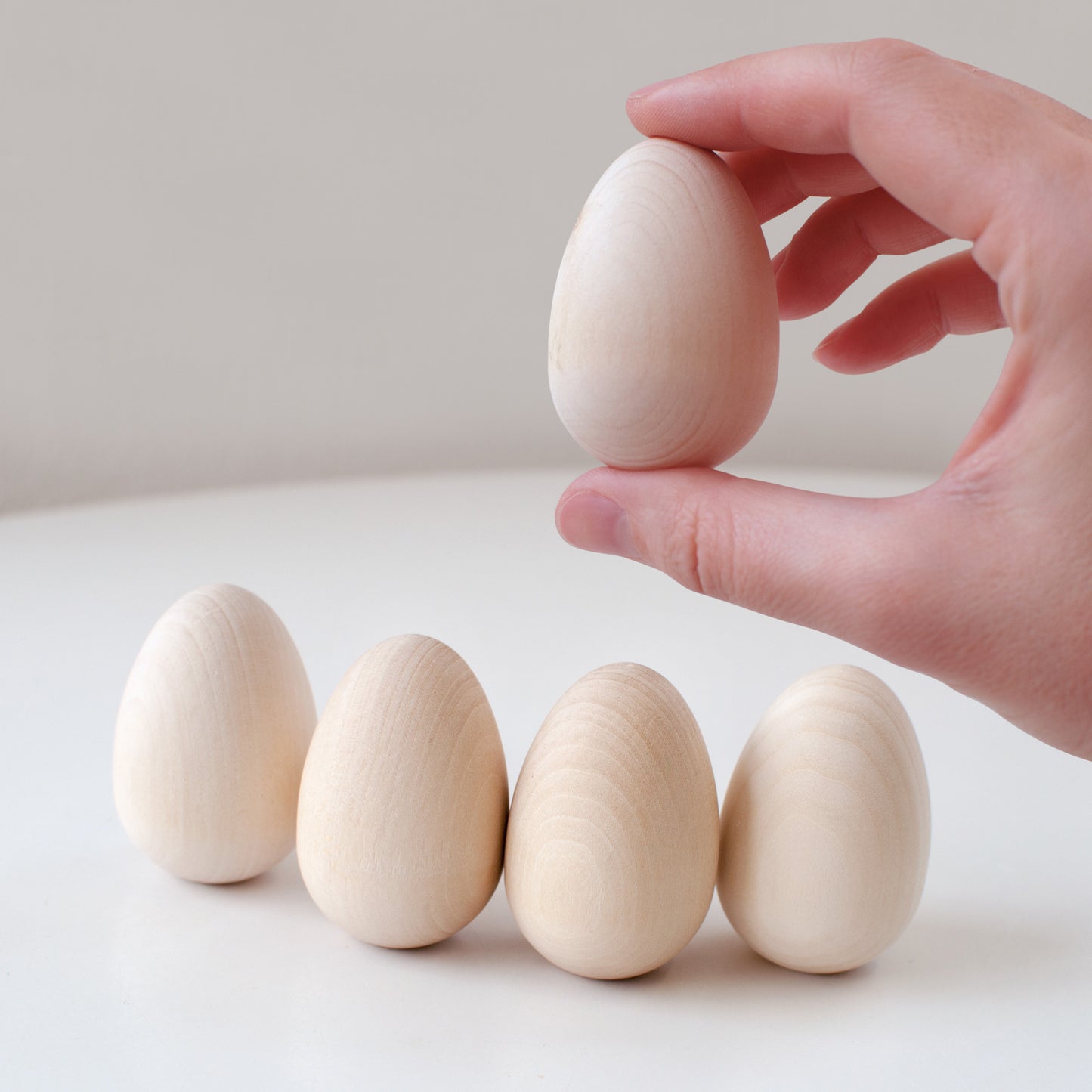 Wooden set of medium eggs 5 pieces