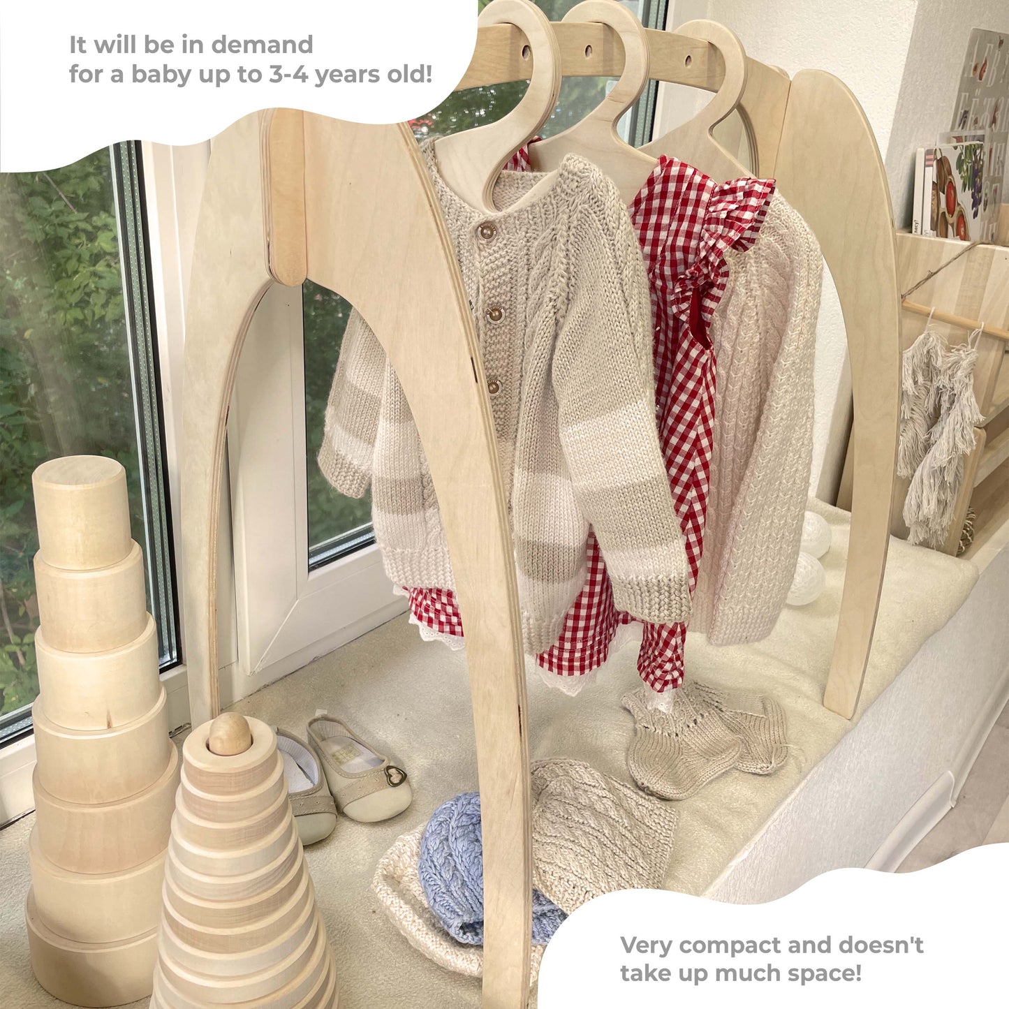 Children's wooden clothes rack + 3 children's hangers