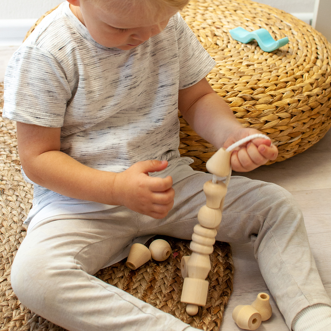 DIY Unpainted Lacing Montessori Toy Wooden 12 figures