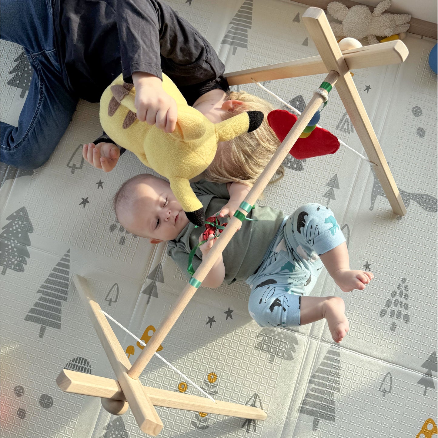 Montessori educational stand