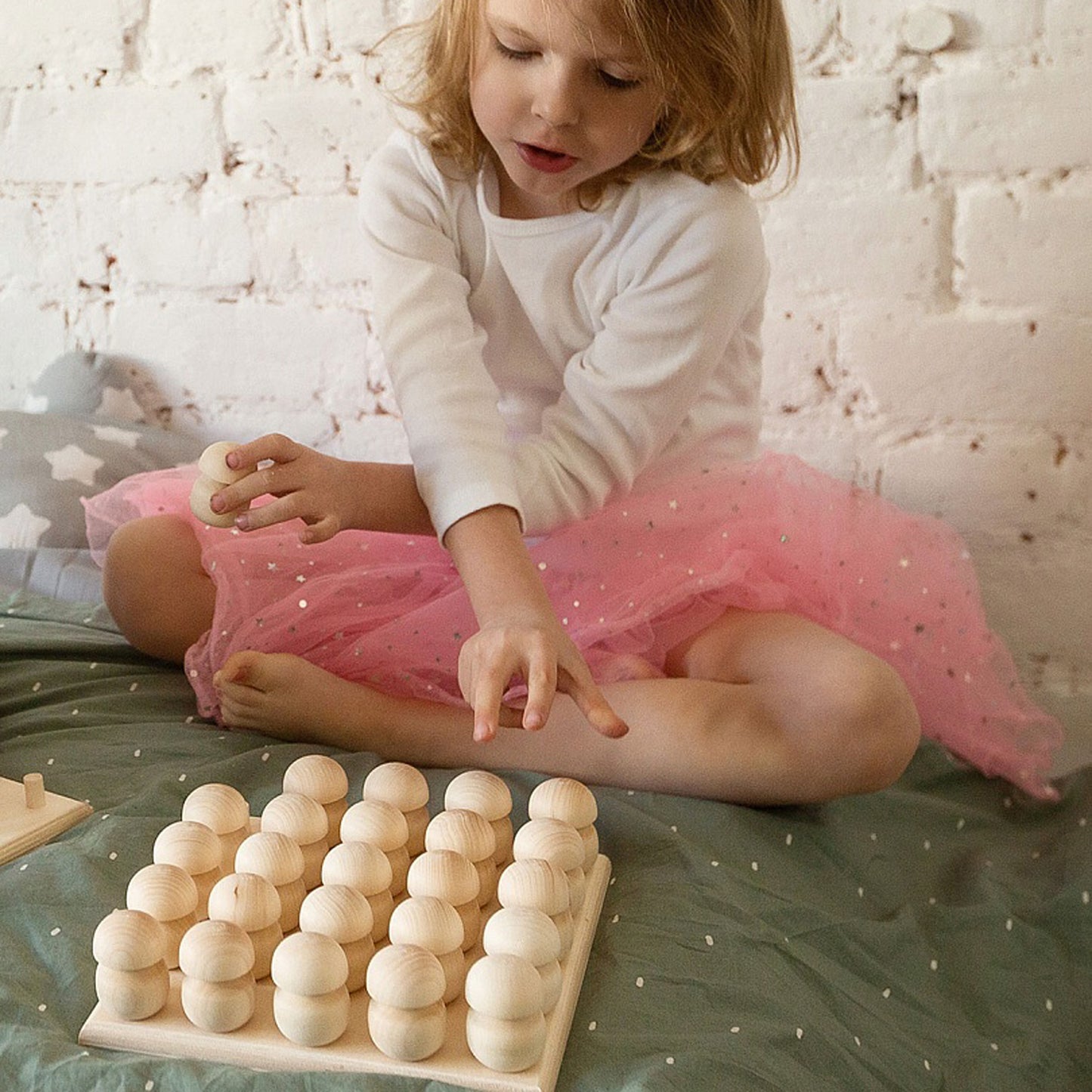 DIY 25 pcs Unfinished Wooden Mushrooms Set on a Stand Unpainted Montessori Toy
