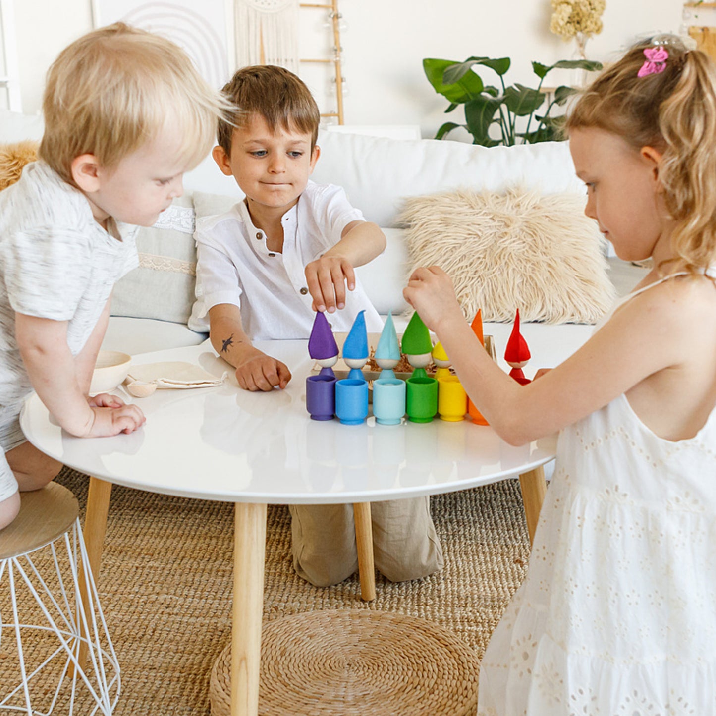 Rainbow Large Peg Dolls and Small Balls in Cups - 7 Gnomes (1 Edition)